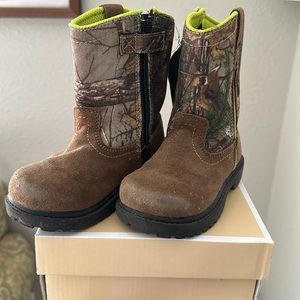 Magellan Outdoors toddler boot